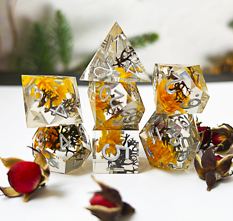 Sharp Resin flower inside 7 DND dice for Dungeons and Dragons(only for wholesale)
