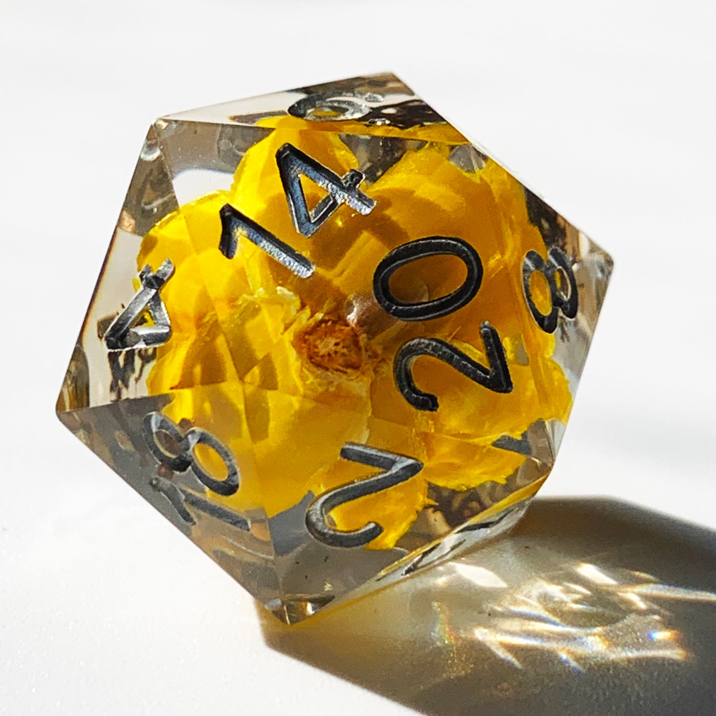 Sharp Resin flower inside 7 DND dice for Dungeons and Dragons(only for wholesale)